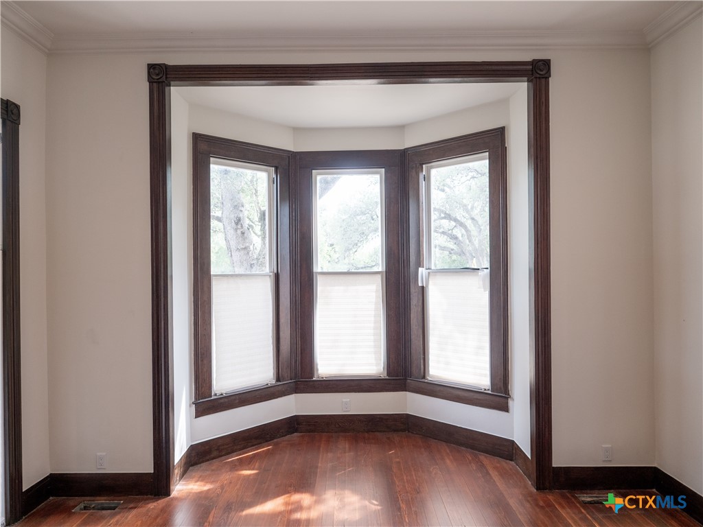 204 W Reuss Boulevard