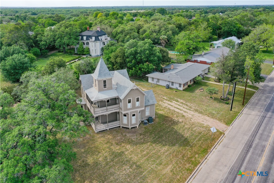 204 W Reuss Boulevard