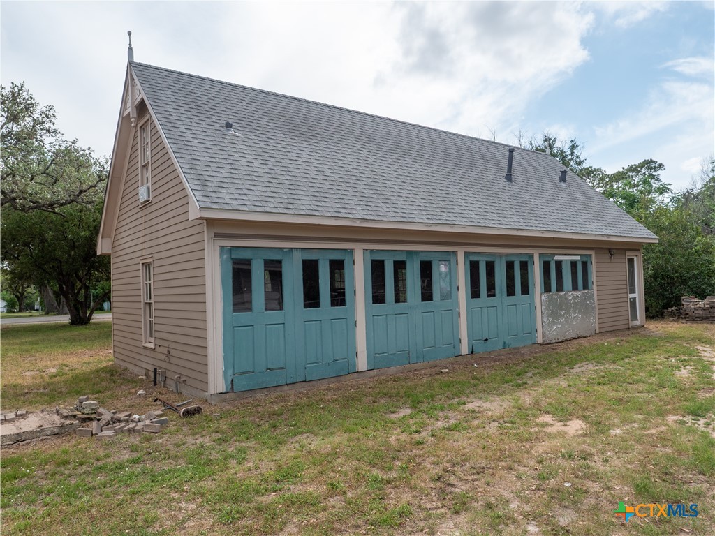 204 W Reuss Boulevard