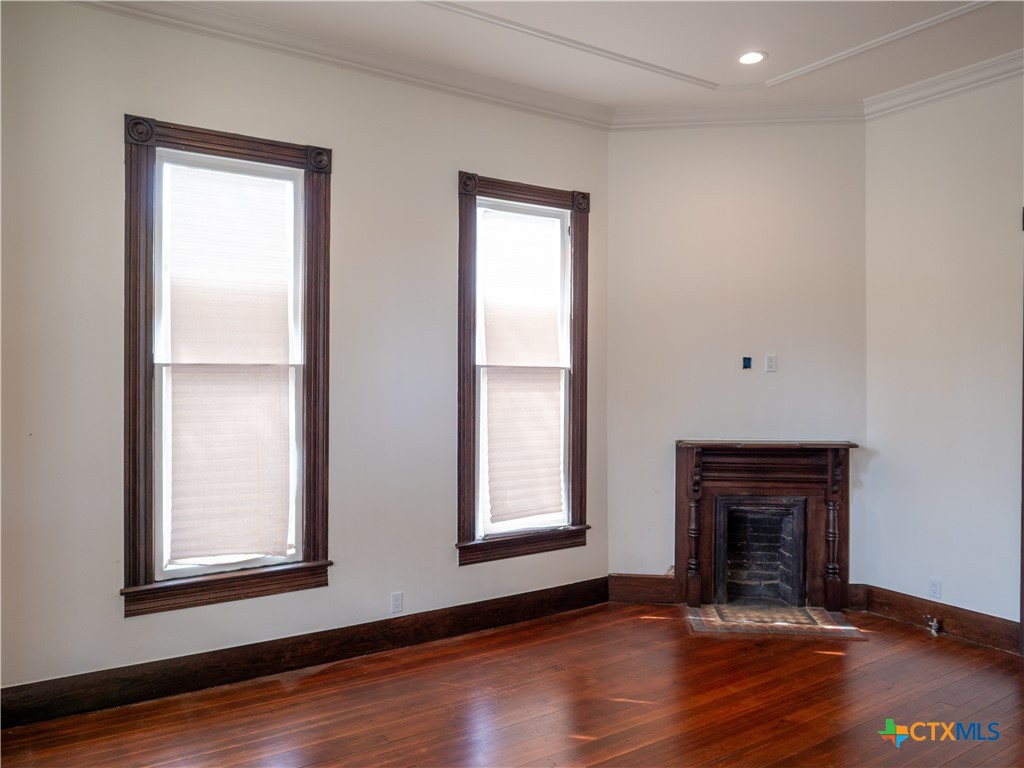204 W Reuss Boulevard