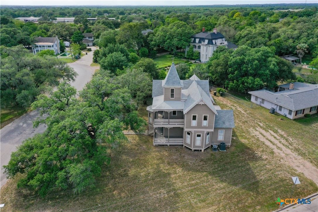 204 W Reuss Boulevard