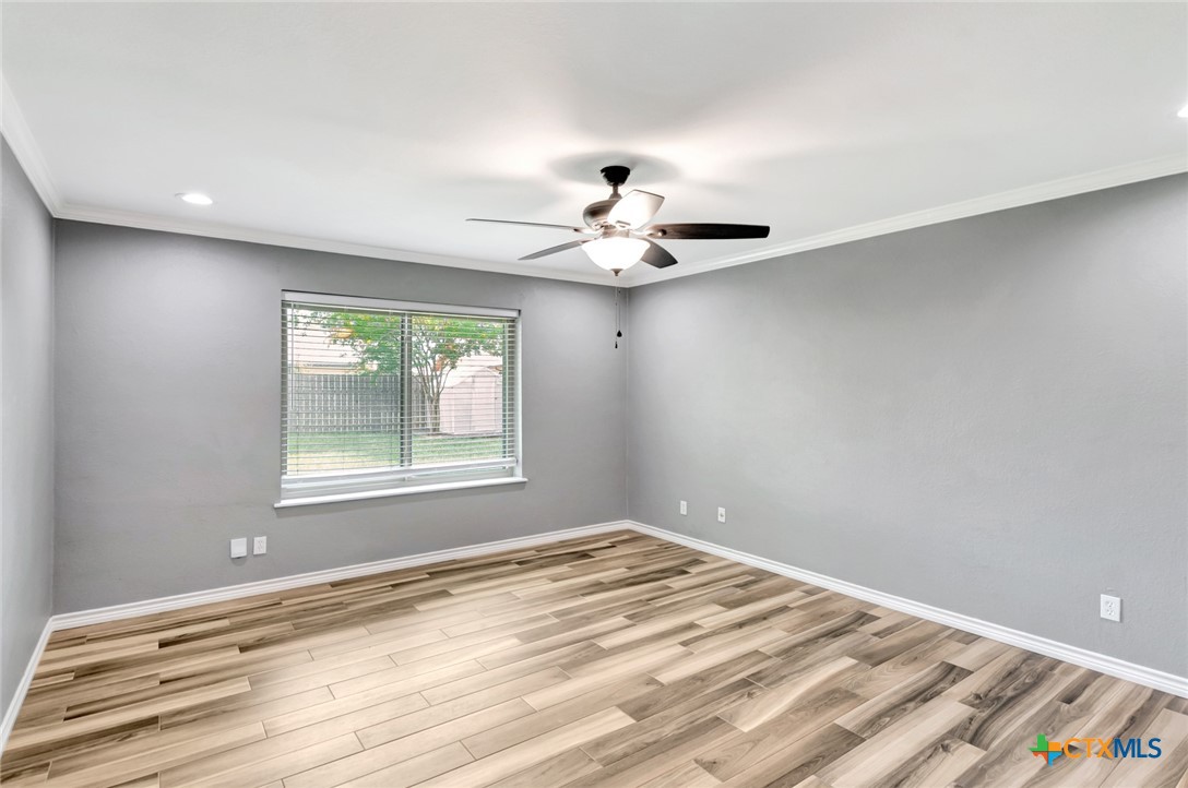 221 Williamsburg Avenue