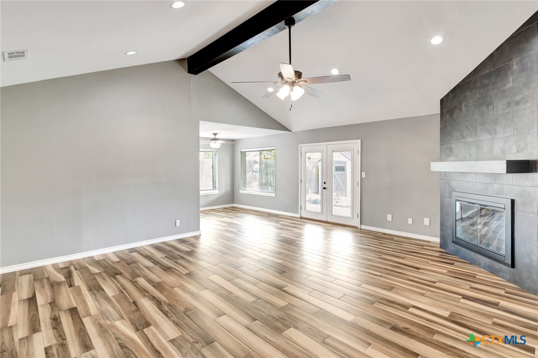 221 Williamsburg Avenue