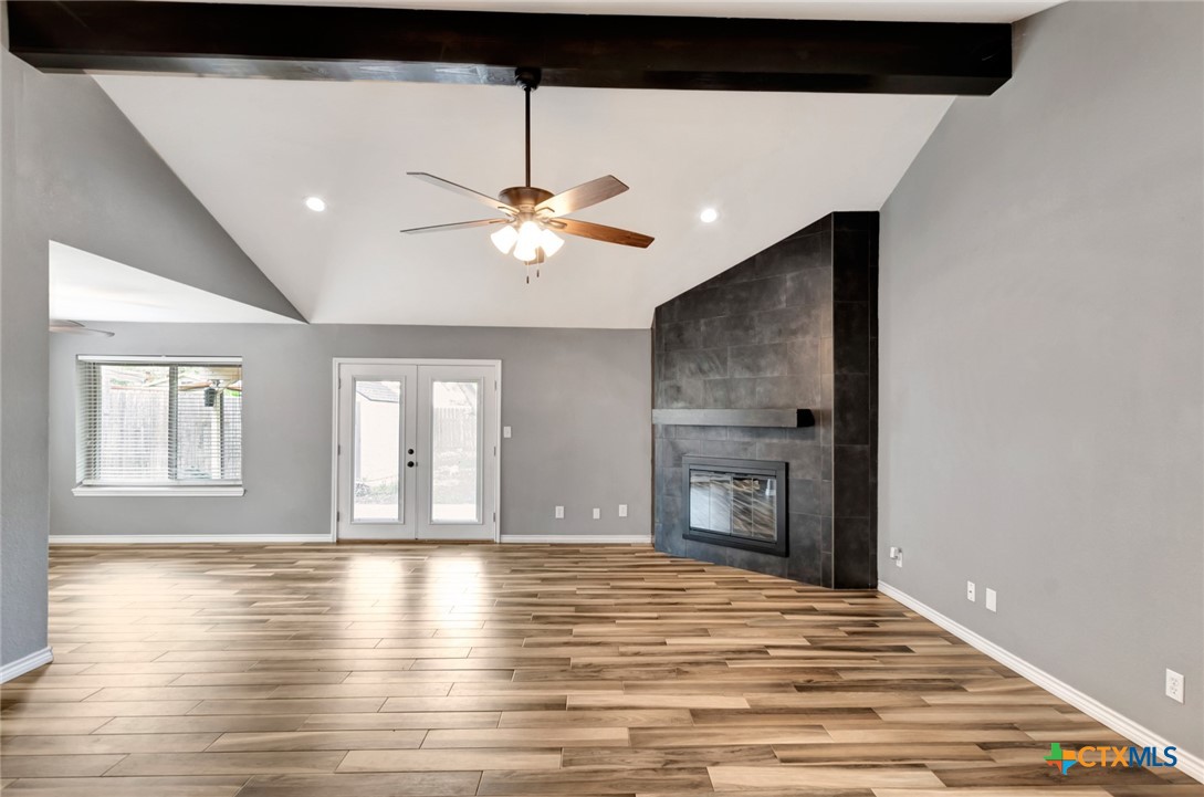 221 Williamsburg Avenue