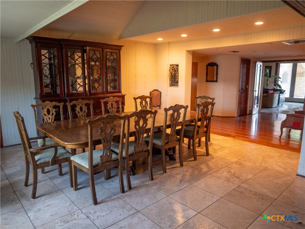 324 County Road 319