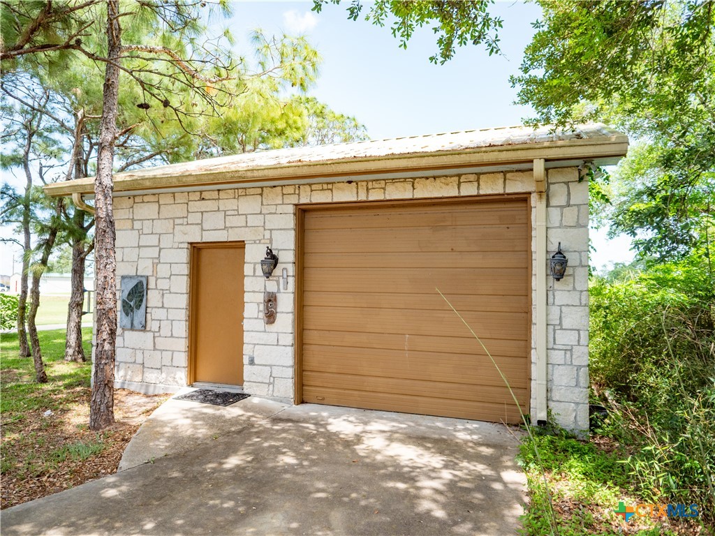 324 County Road 319