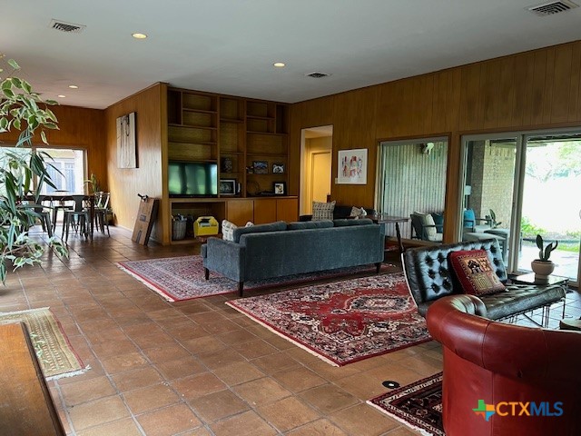 6014 Country Club Drive