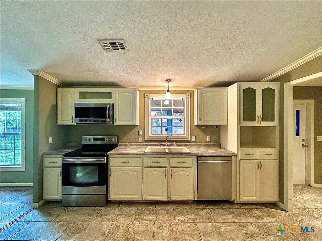 706 Reaser Drive