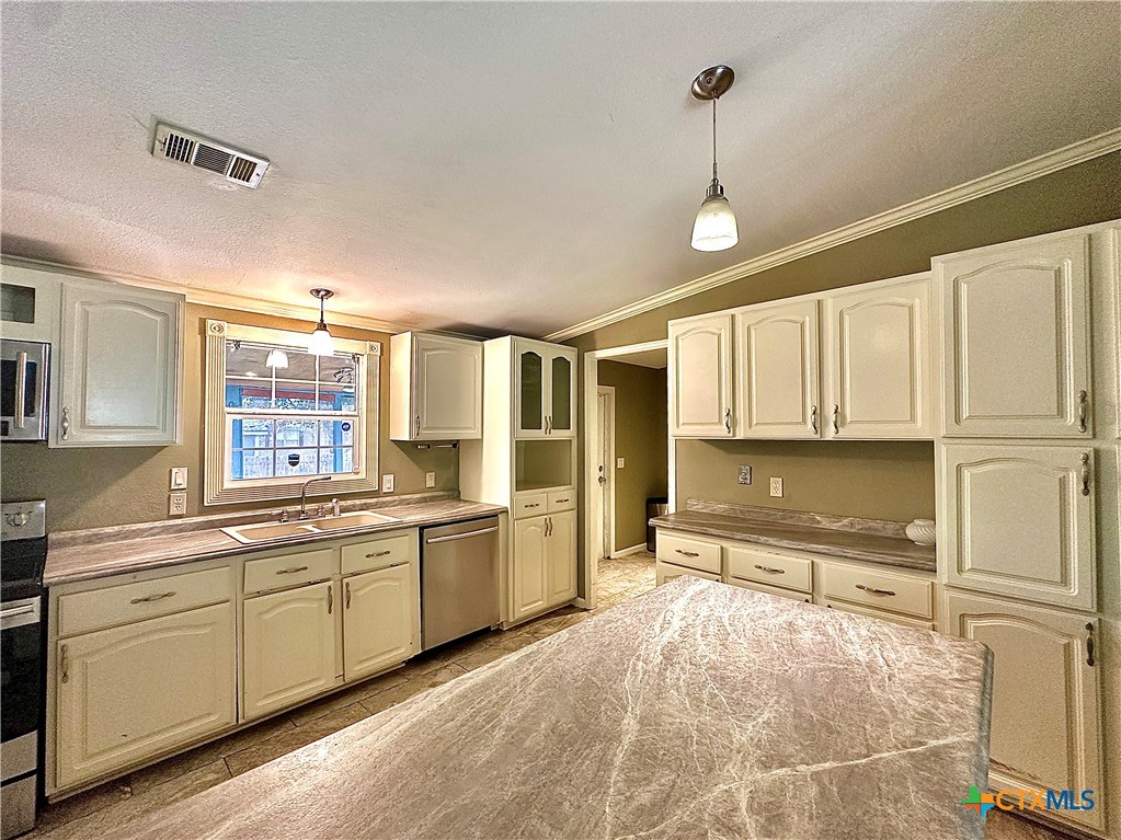 706 Reaser Drive