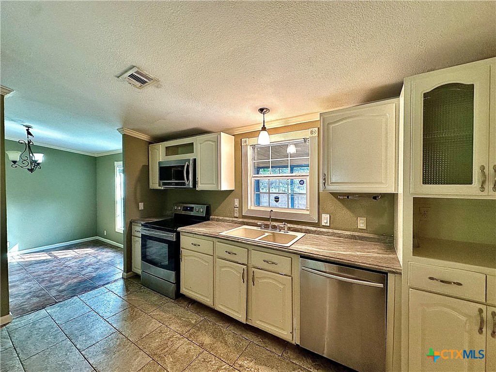 706 Reaser Drive
