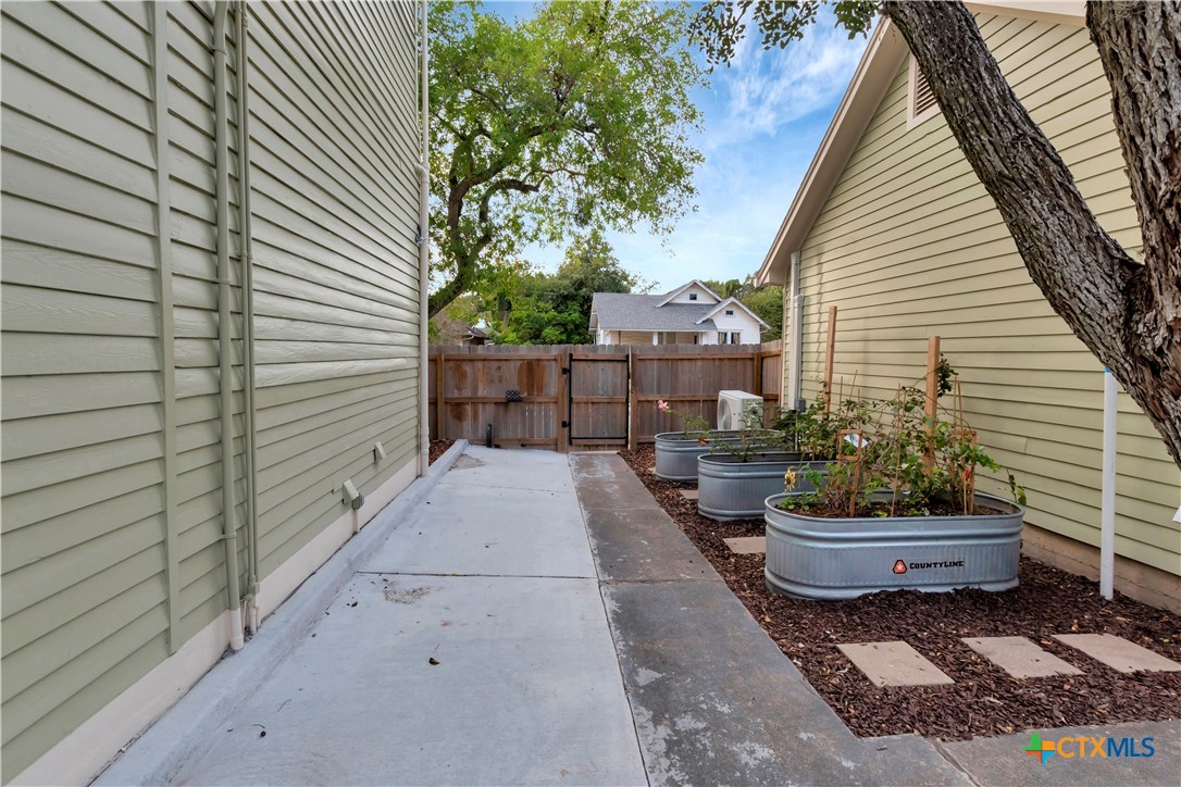 408 W Forrest Street