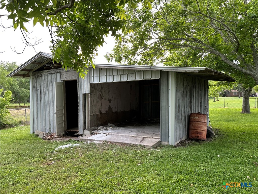 408 E King