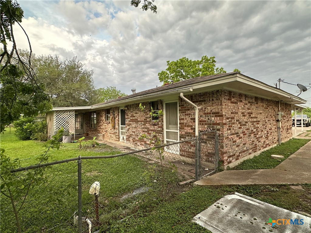 408 E King