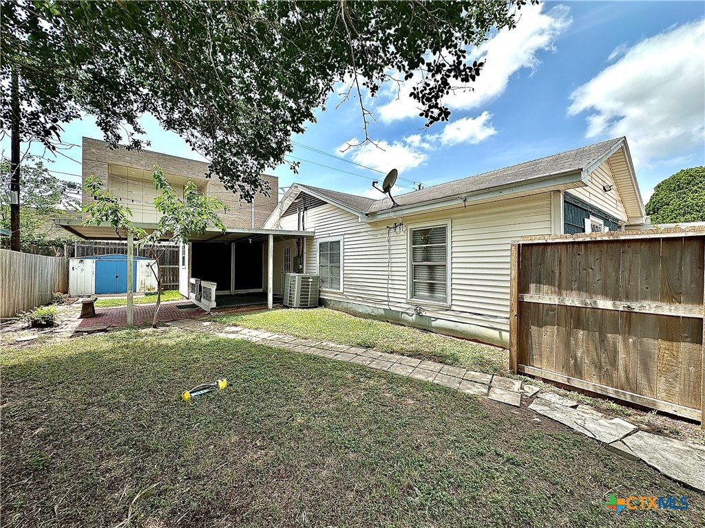 3301 Cypress Street