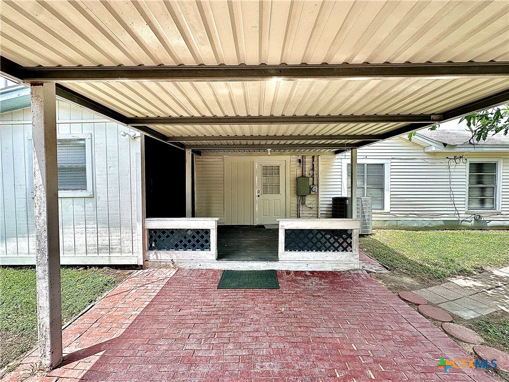3301 Cypress Street