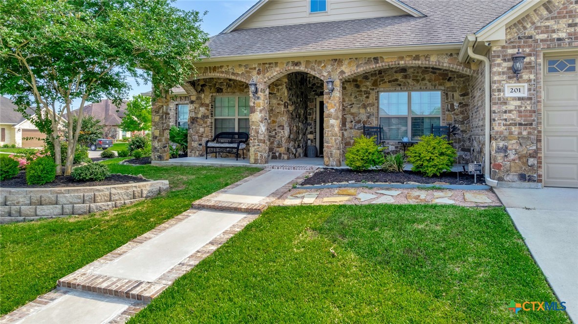201 Pebble Brook