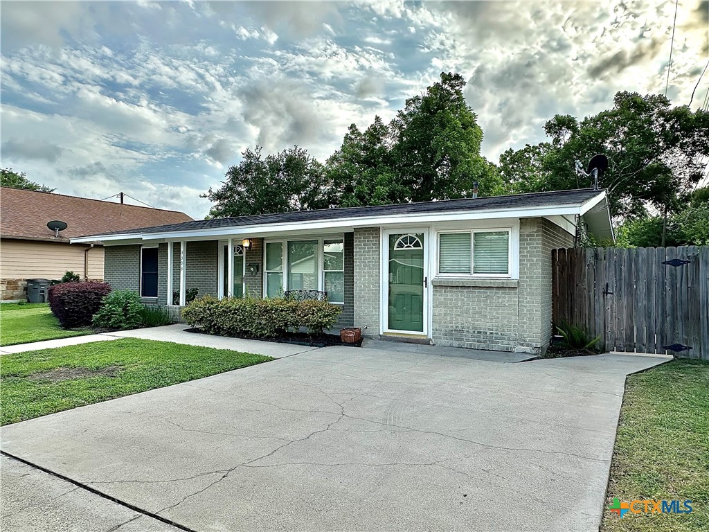 3303 Avon Drive