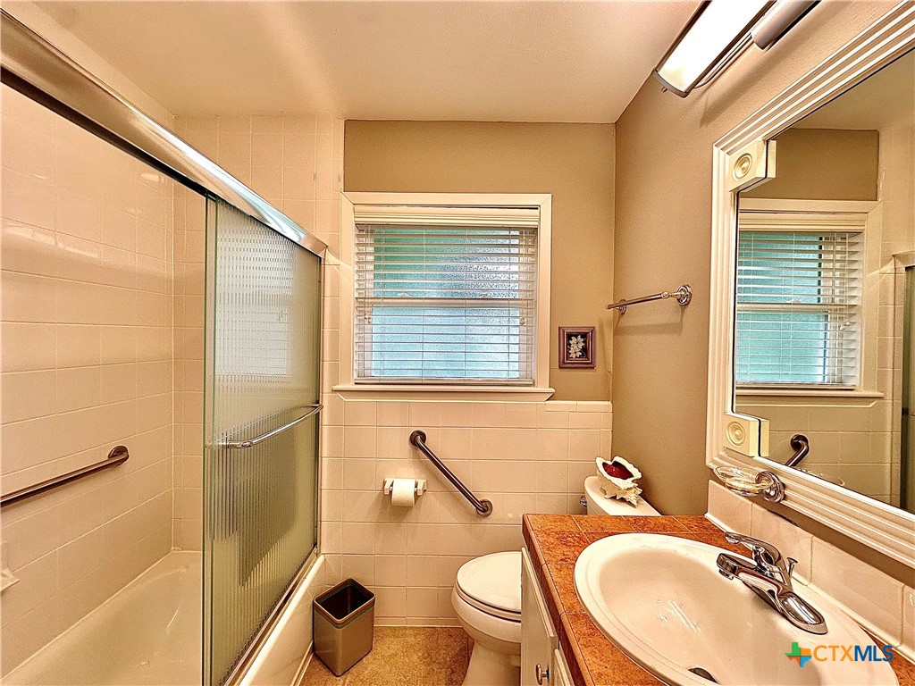 3303 Avon Drive