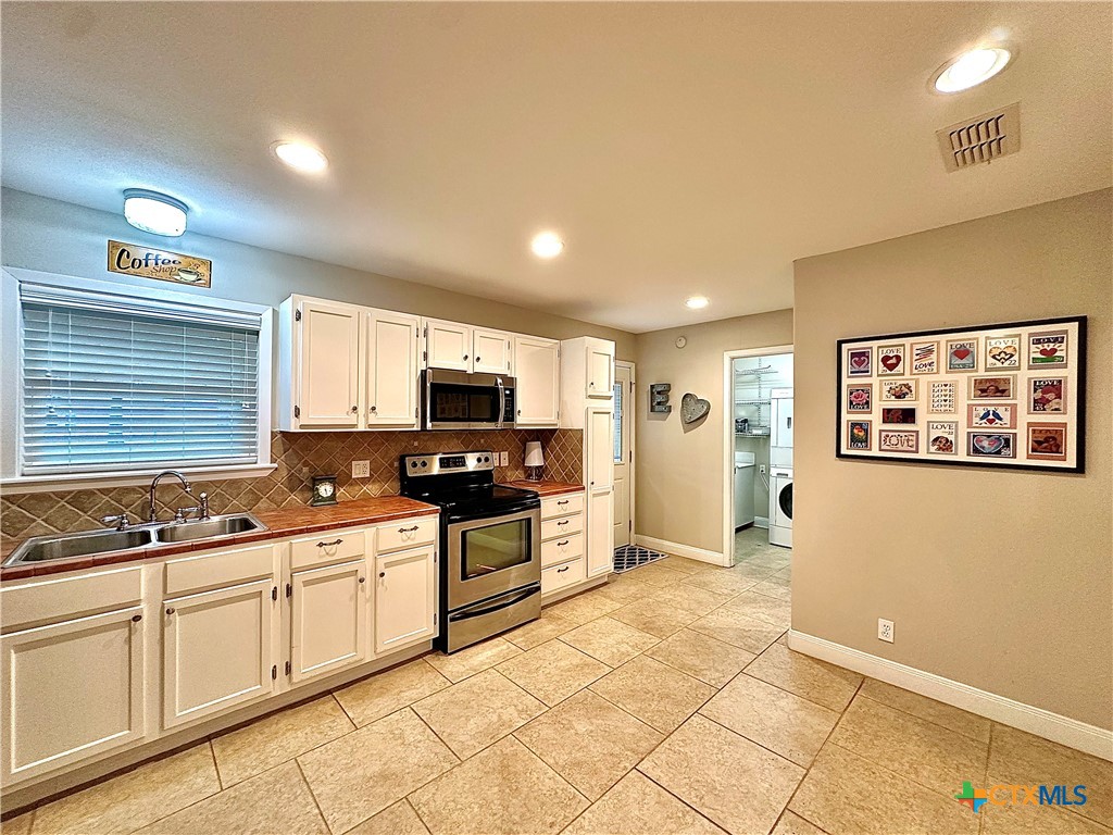 3303 Avon Drive