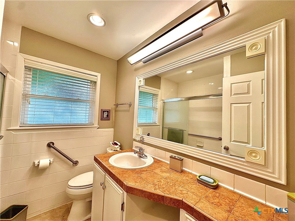 3303 Avon Drive