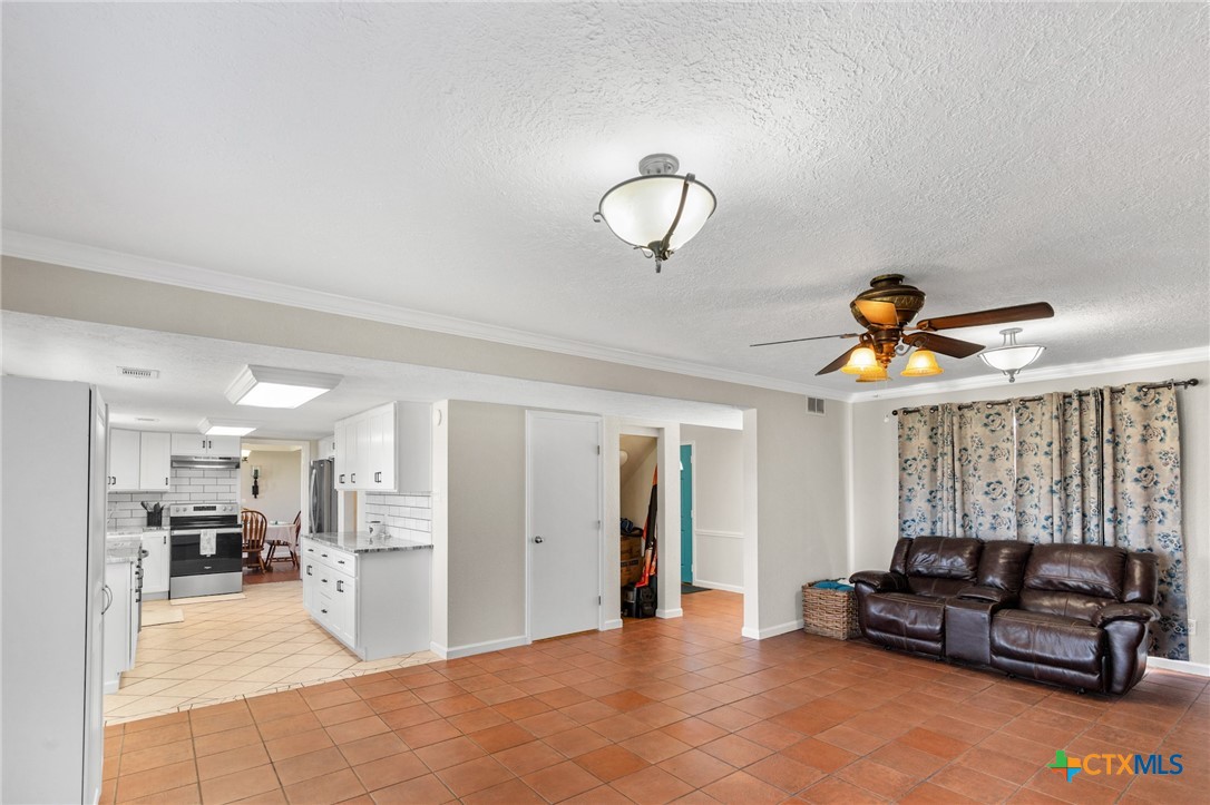 6072 County Road 122