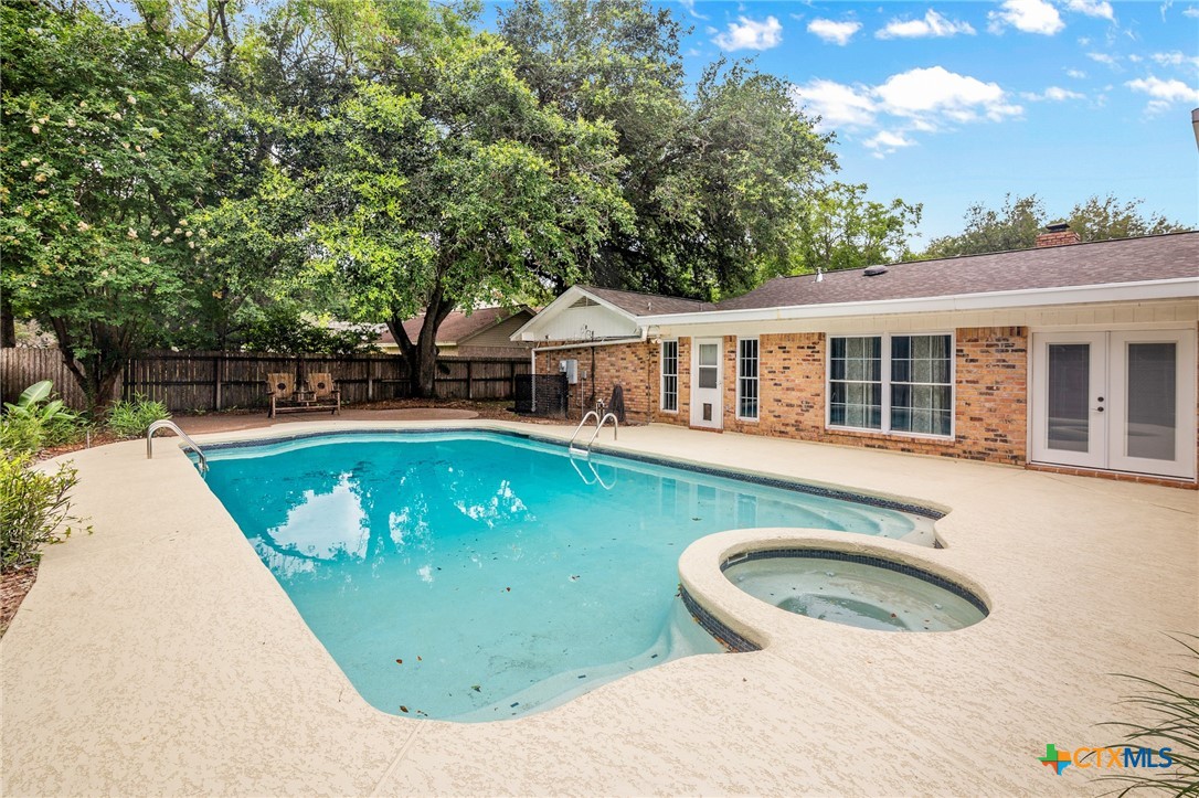 308 Woodway Drive