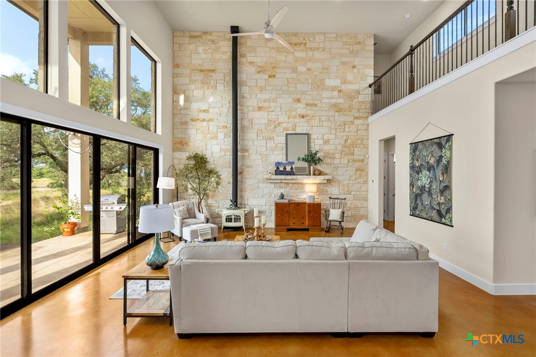 118 N Sheridan Dr Drive