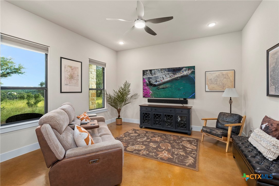 118 N Sheridan Dr Drive