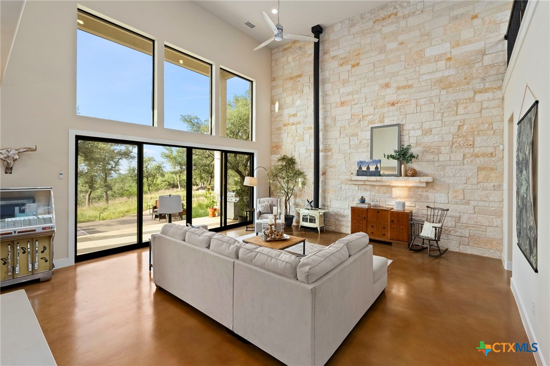 118 N Sheridan Dr Drive