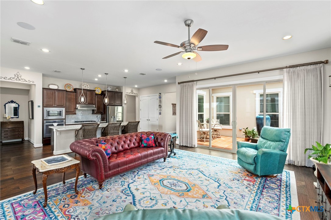 249 Hopping Peach Street