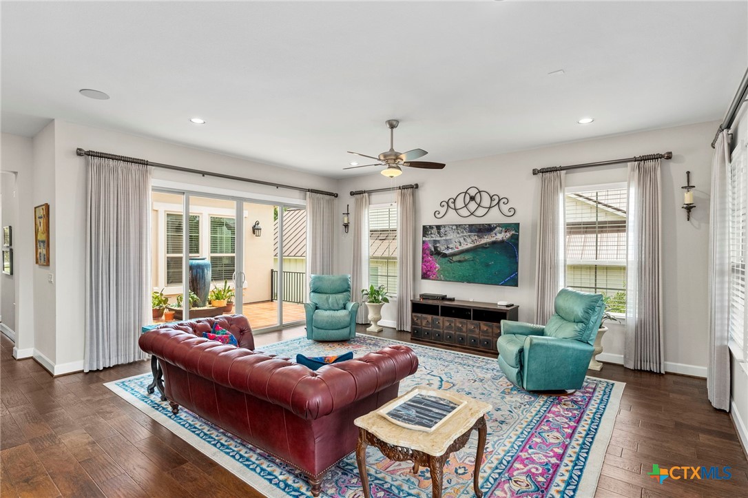 249 Hopping Peach Street