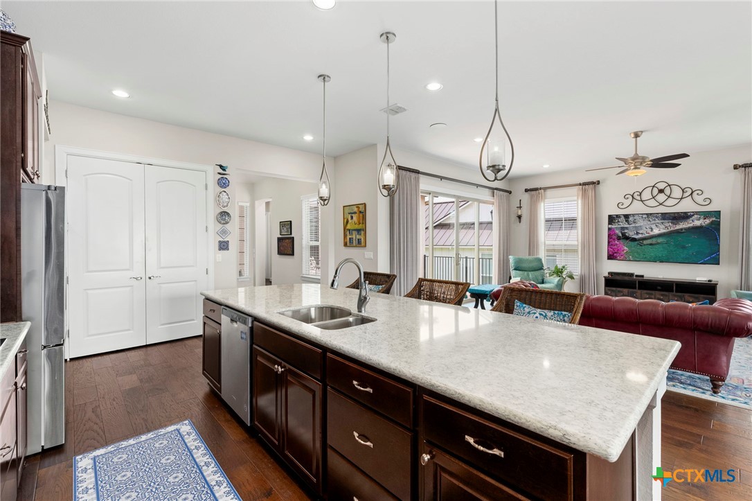 249 Hopping Peach Street