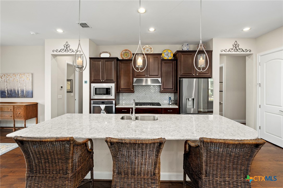 249 Hopping Peach Street