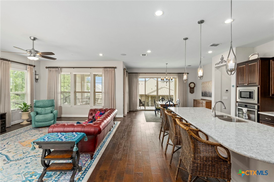 249 Hopping Peach Street