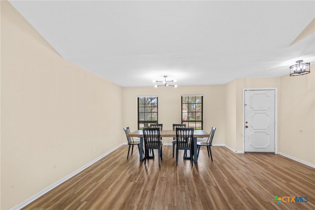 515 Camelot Drive