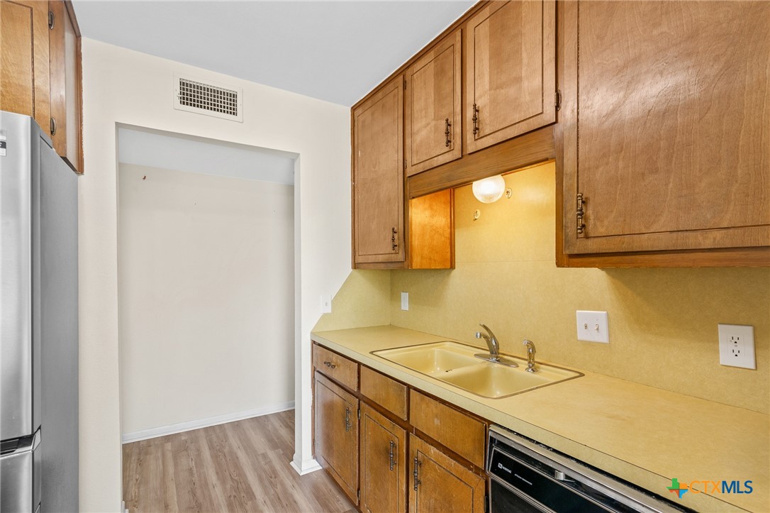 515 Camelot Drive