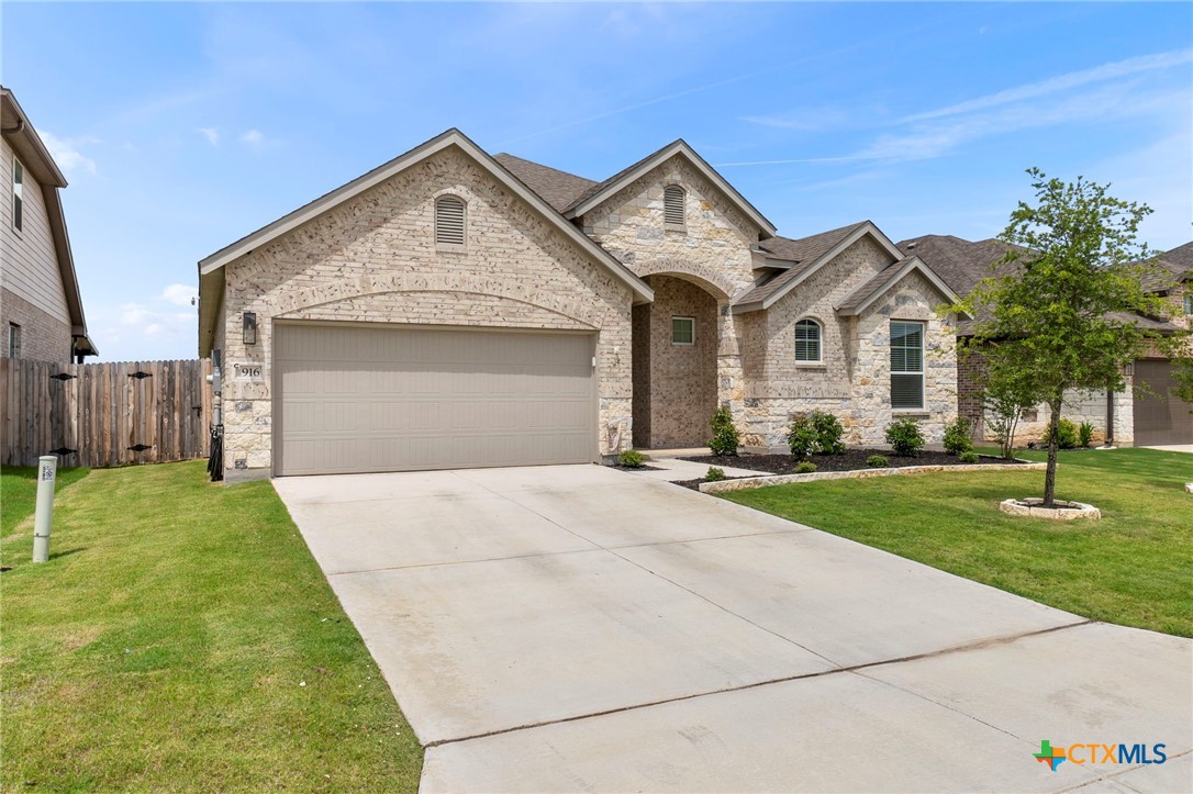 916 Salzach Drive