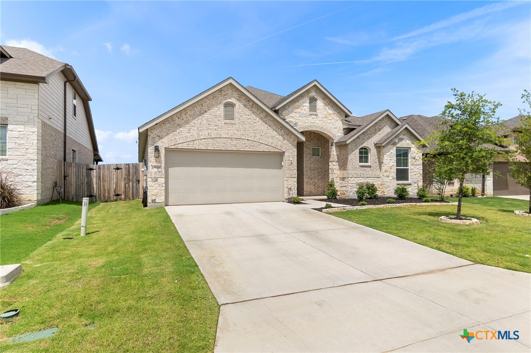 916 Salzach Drive