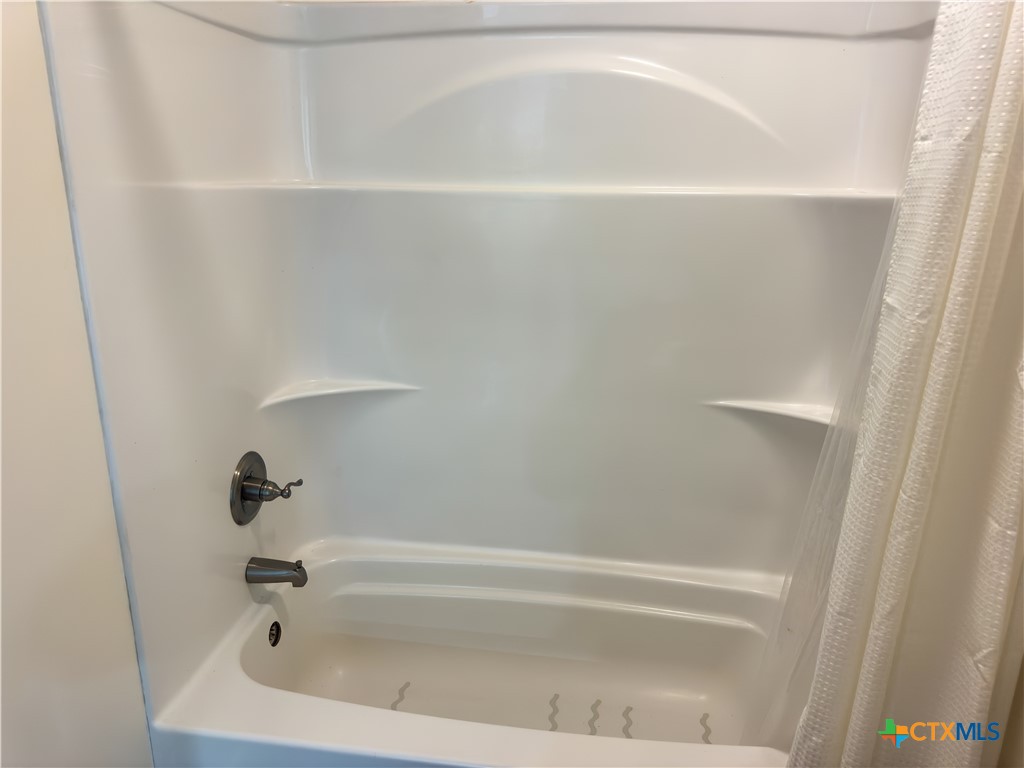 285 Private Road 3190