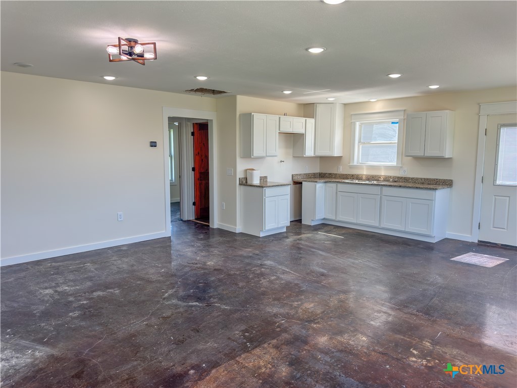 285 Private Road 3190