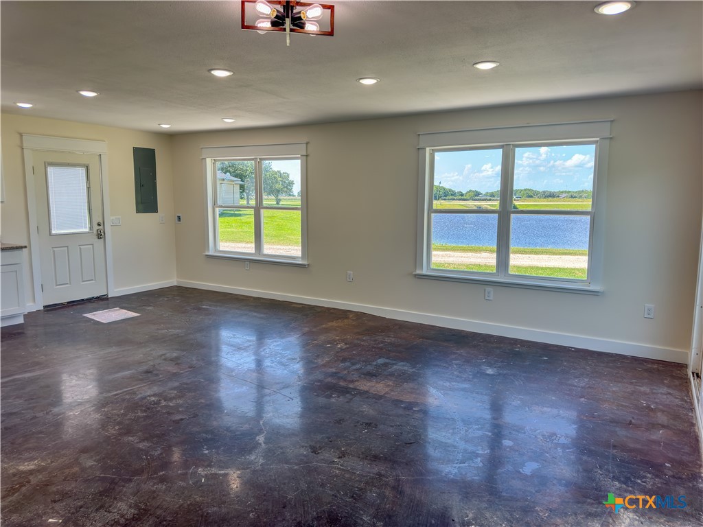 285 Private Road 3190