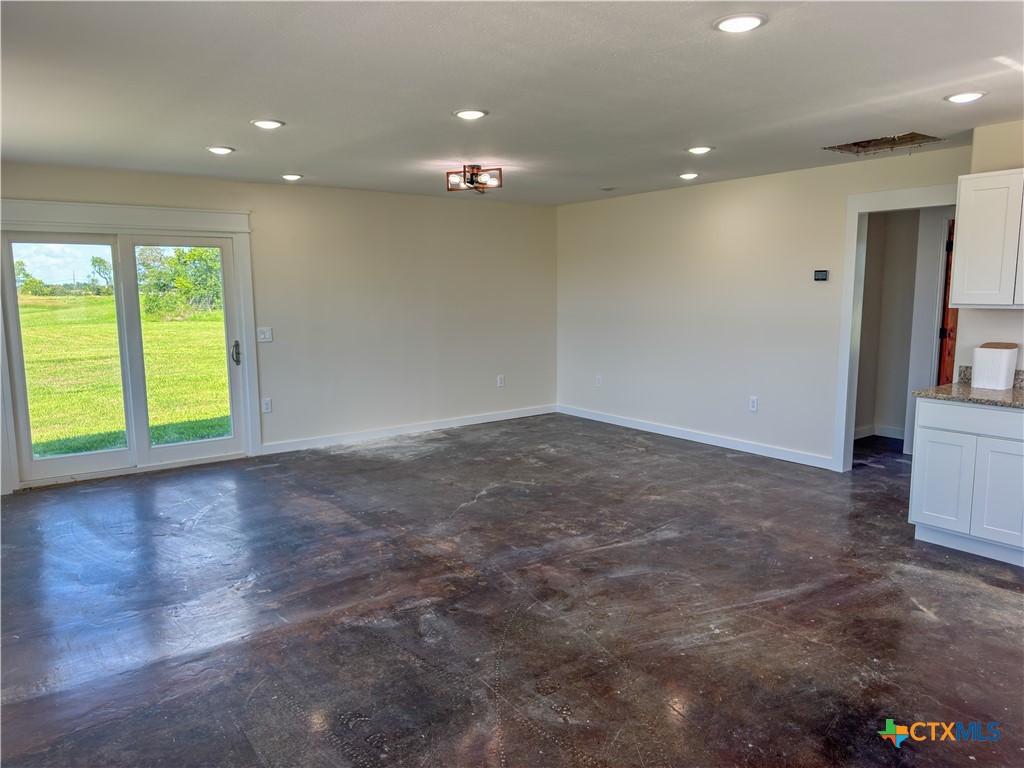 285 Private Road 3190