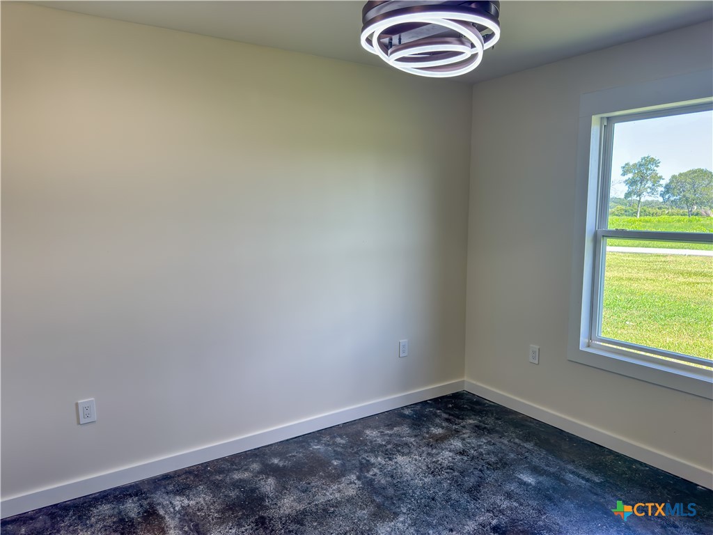 285 Private Road 3190