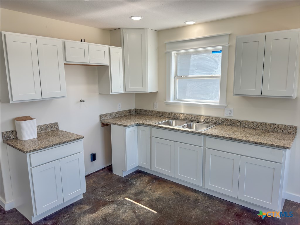 285 Private Road 3190