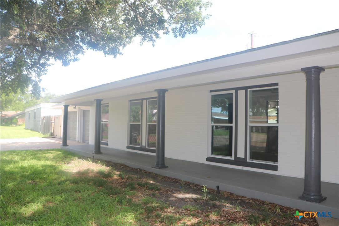 2704 E Loma Vista Avenue