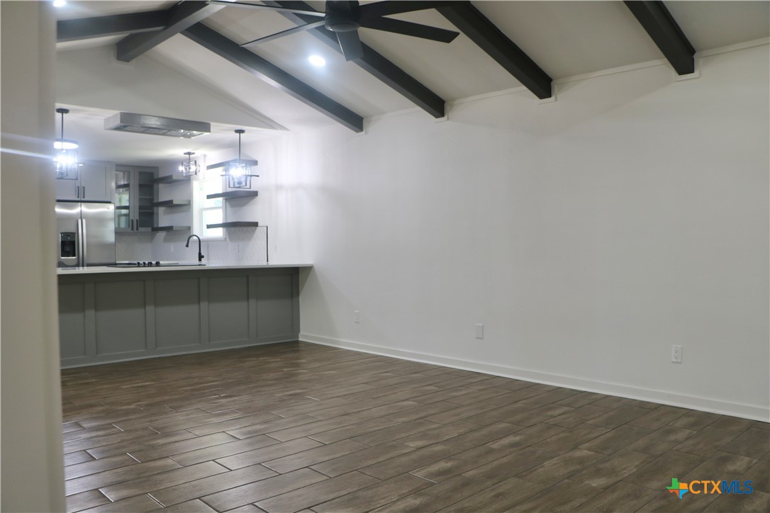 2704 E Loma Vista Avenue