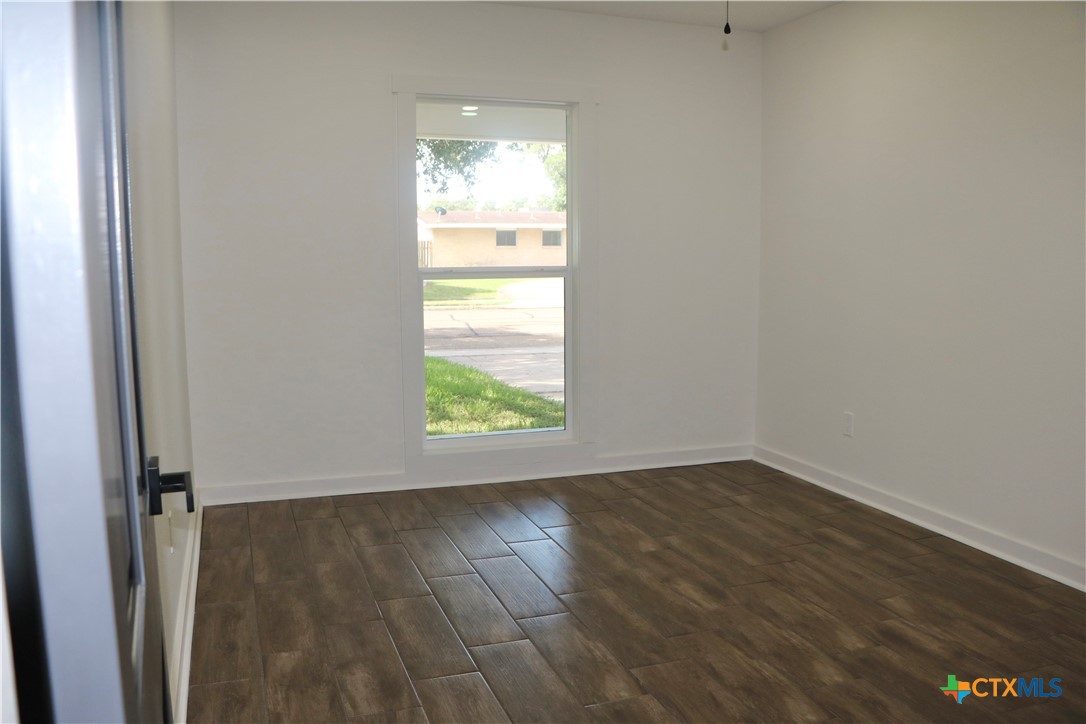 2704 E Loma Vista Avenue