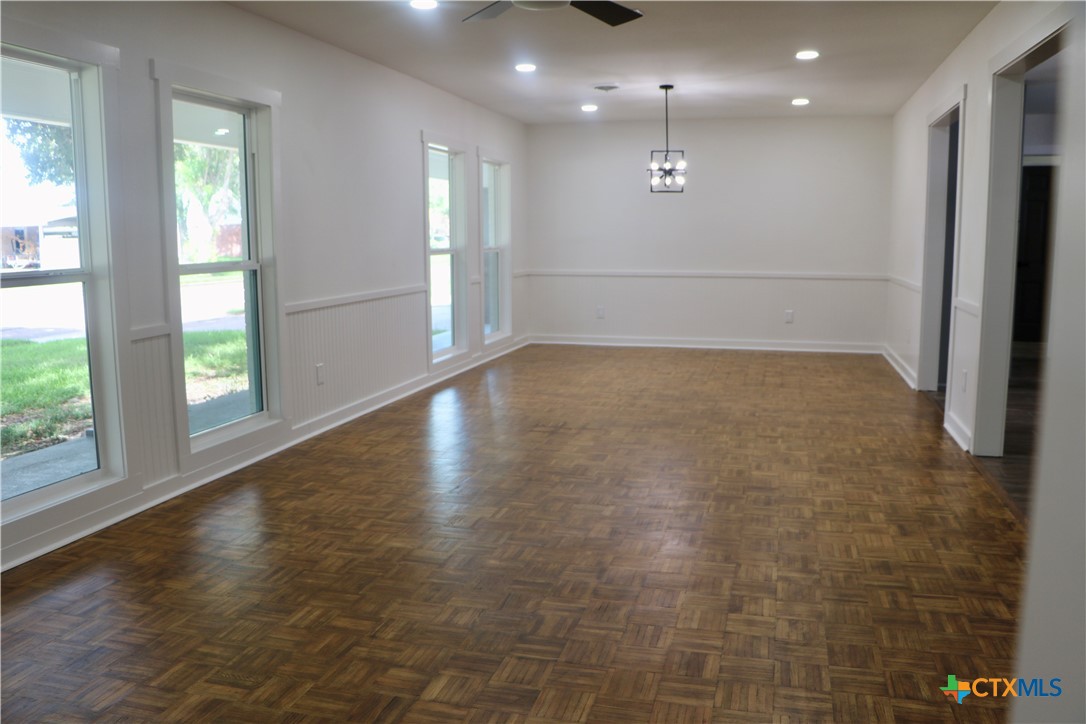 2704 E Loma Vista Avenue