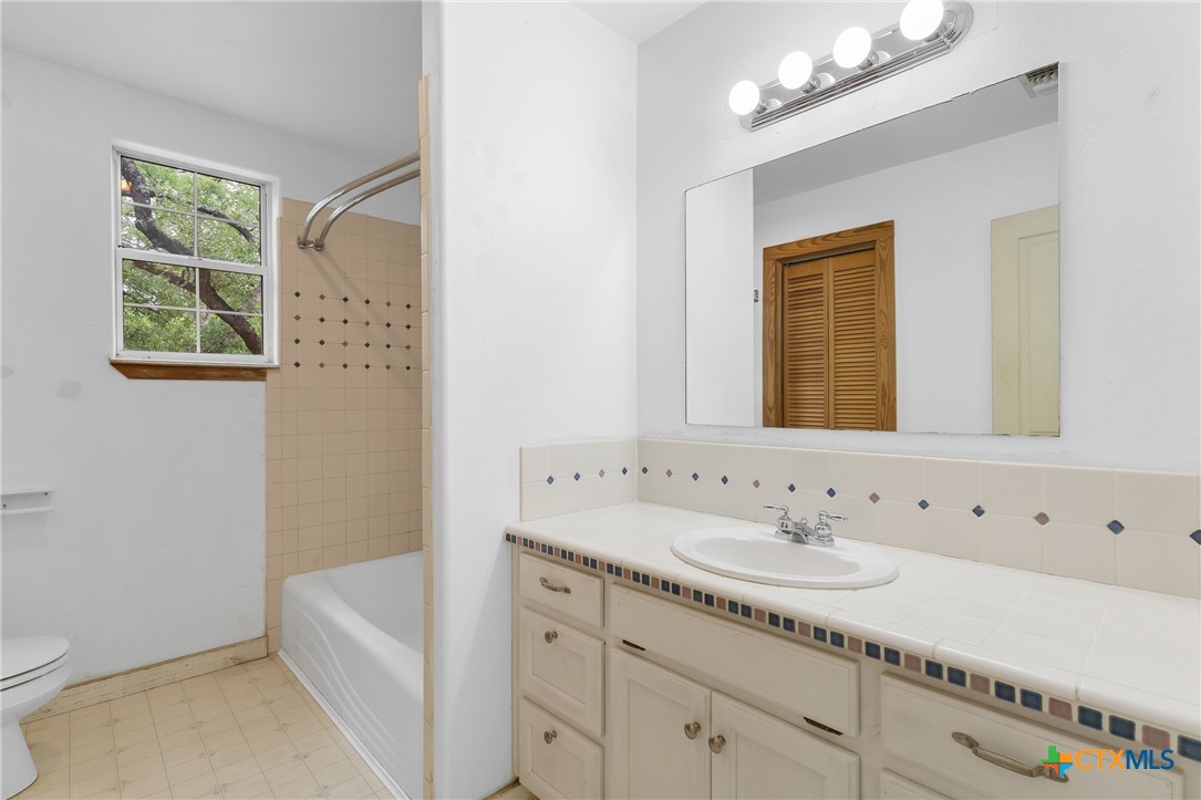 700 Camino De Rancho