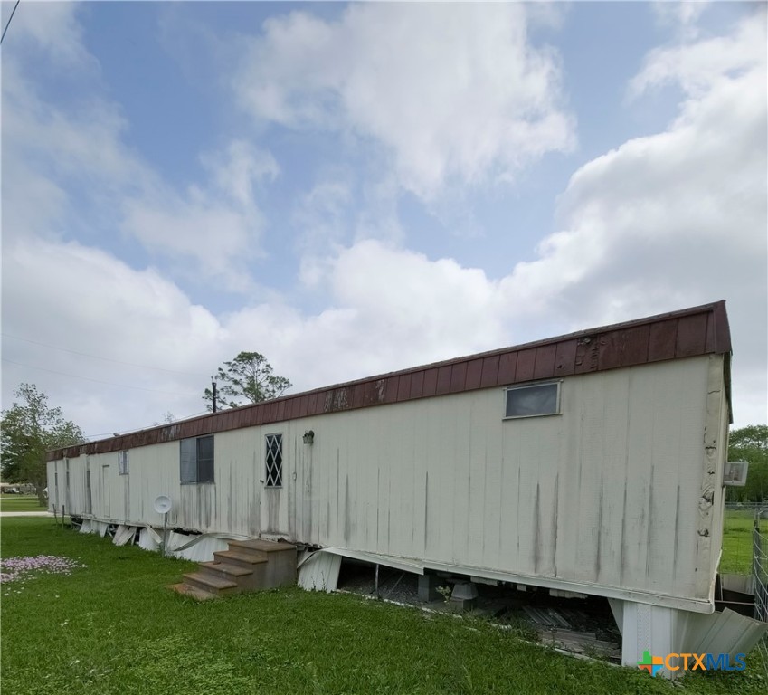 36 Old River Road N